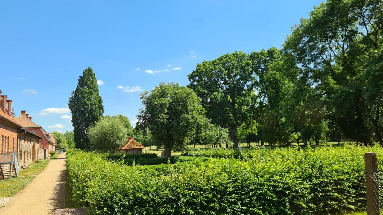Schloss Rothenklempenow Hotel Екстериор снимка