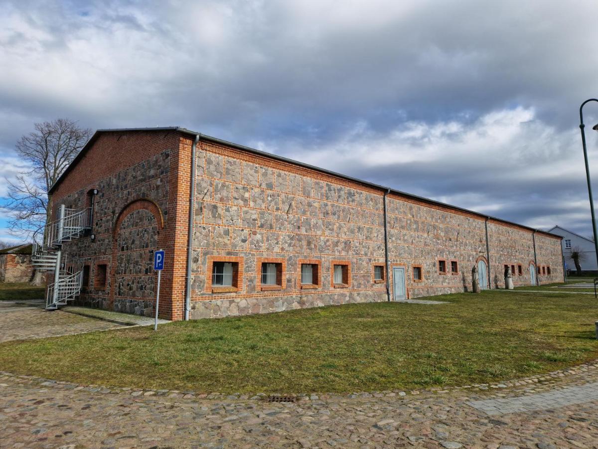 Schloss Rothenklempenow Hotel Екстериор снимка